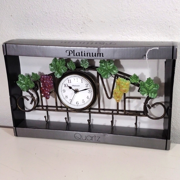 Other - 𝅺platinum quartz home wall decor keychain holder